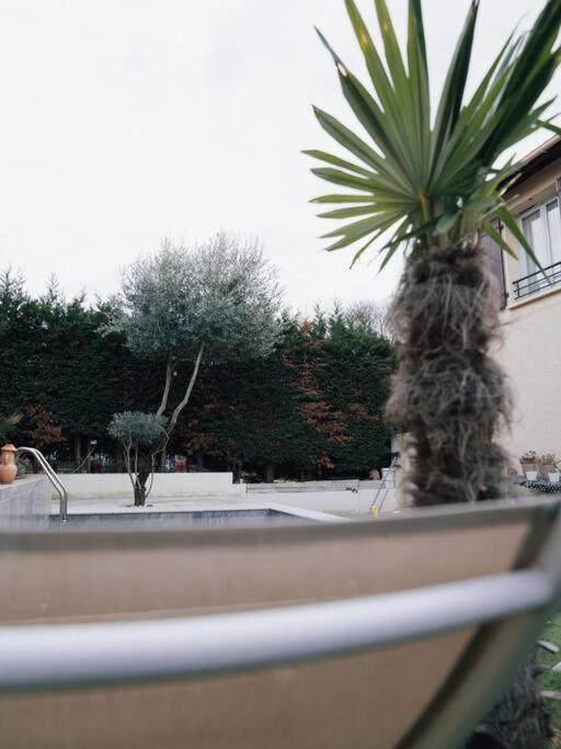 Appartement La Perle Rose Only Women Femmes Uniquement à Vénissieux Extérieur photo